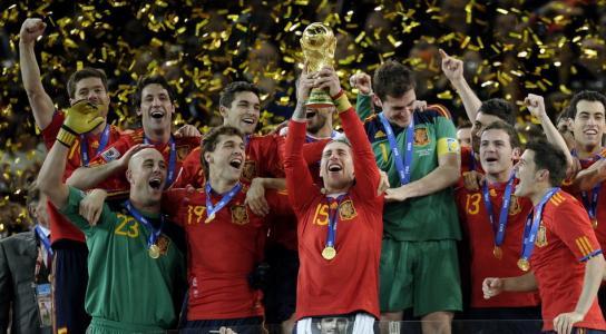 西班牙18年世界杯战绩(深度分析：抛开黄金六年，西班牙队只能算世界二流强队)