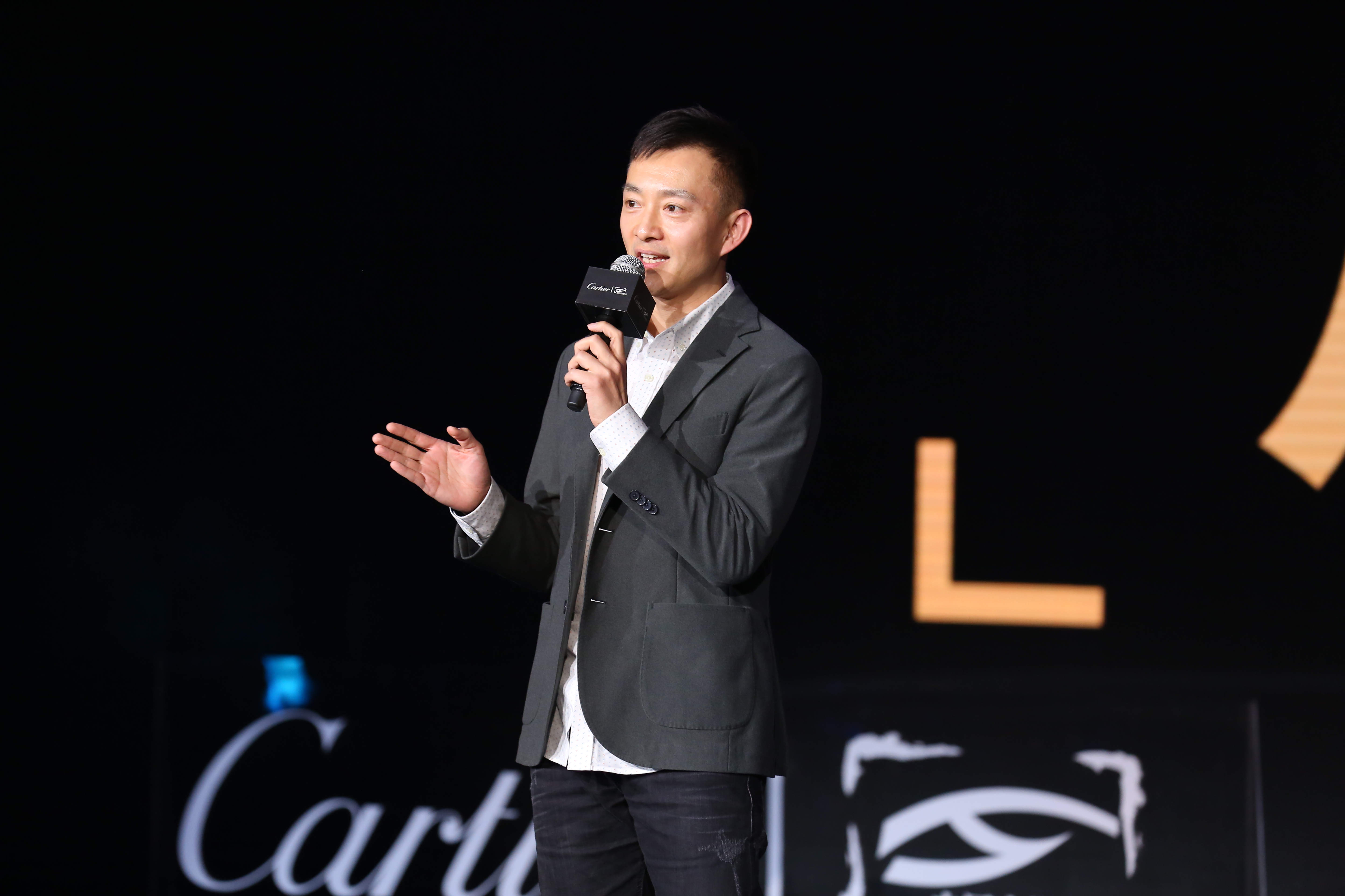 至今未婚的8位大龄男主持人，各有各的苦衷，最大66岁，最小42岁