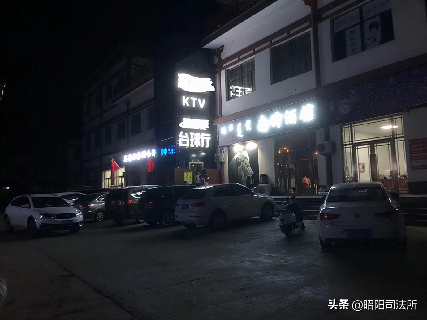 还学校一片净土，惩恶人无数恶行：赤峰一恶势力团伙的形成与覆灭：被控两年犯下45起强奸案