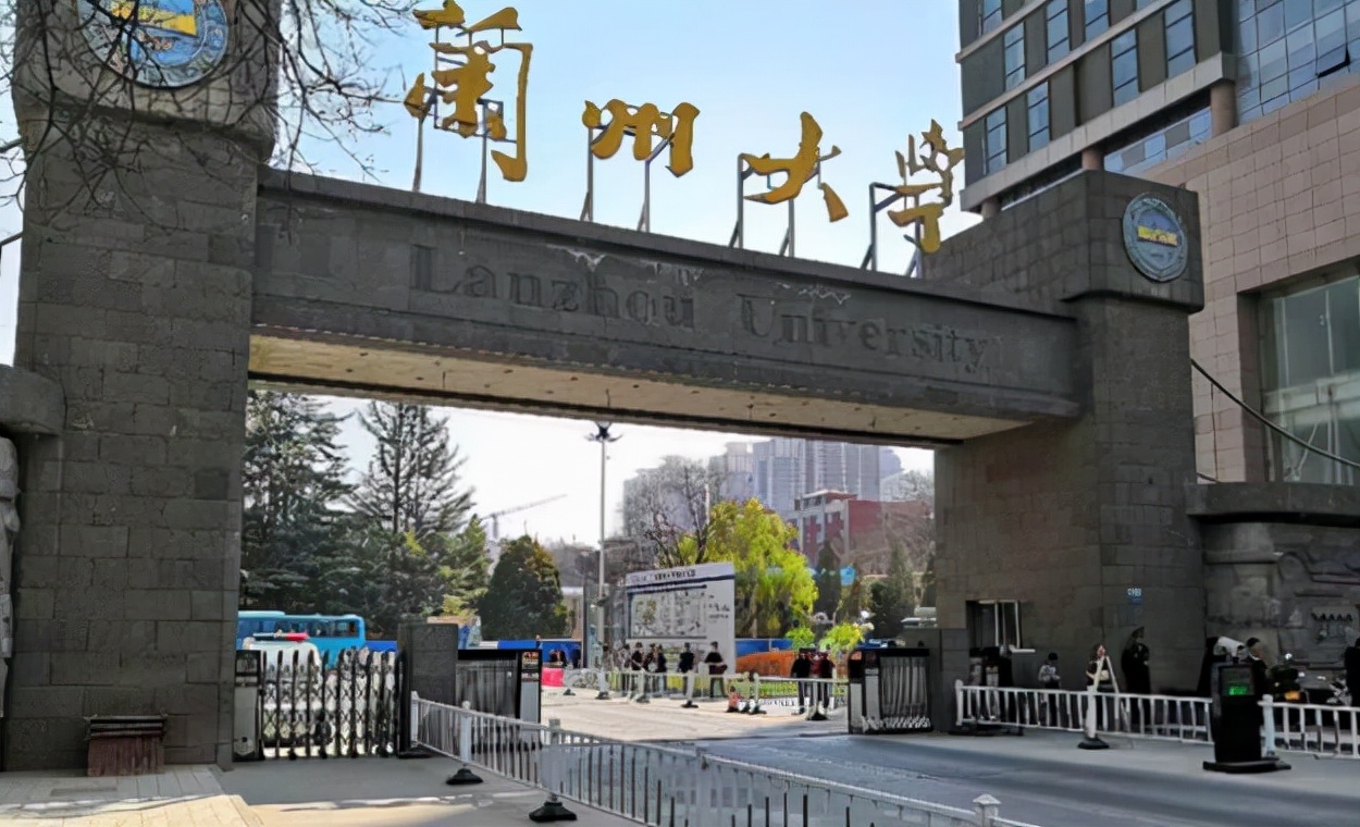 辛辛苦苦考上985不念了？这所大学不一般，每年都有学生选择退学