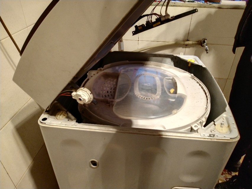 海尔全自动波轮洗衣机,洗涤排水正常,脱水不转,故障出在哪里?