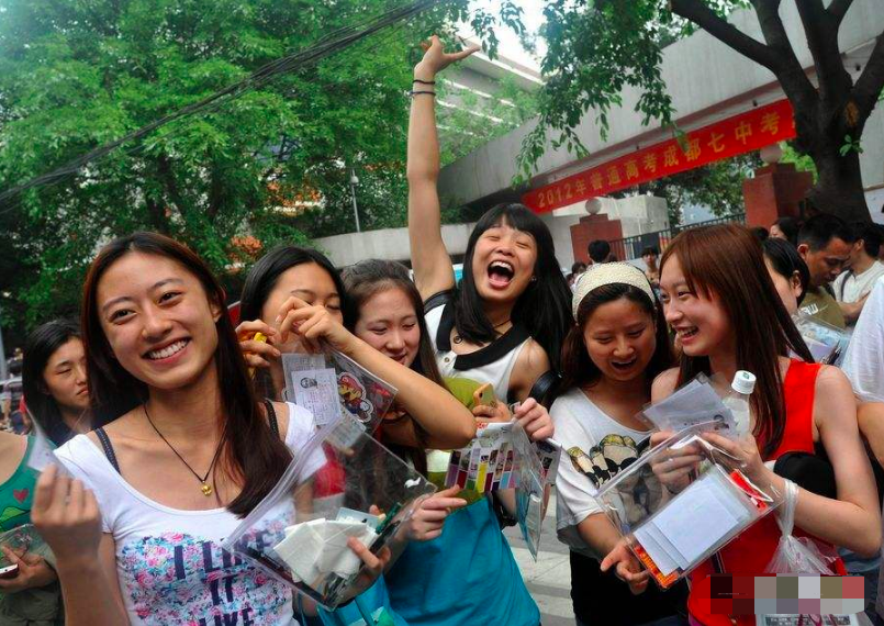 全国卷三太容易,700分上清华北大也很难吗?四川学霸郁闷:变数太多