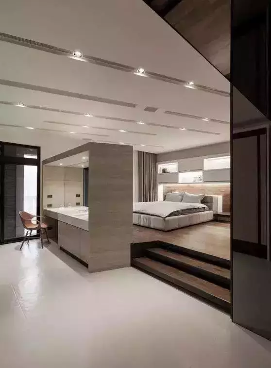 榻榻米早就落伍了，现在流行地台卧室，美观又实用