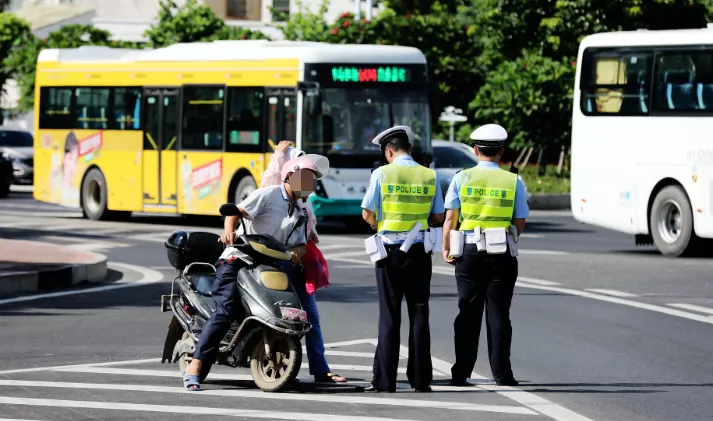 今天起交警严查这“五类车”！全市83条路密集查一周！欢迎市民积极举报