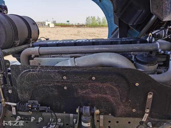 2020款重汽汕德卡牵引车配超高顶驾驶室，售价45万元值吗？