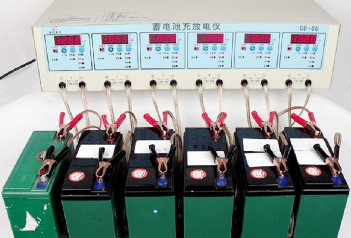 电动车“每天充电”和“用完再充”，哪个更伤电池？早知道早受益
