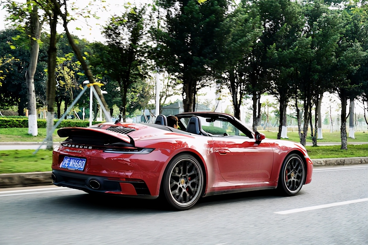 试驾保时捷911 Carrera 4S Cabriolet|是你心中的那台敞篷车？