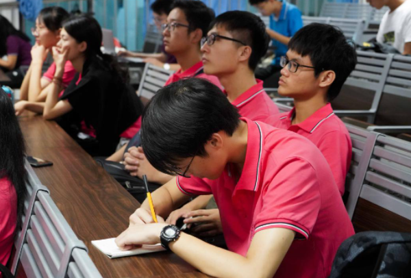 中国百强高校大洗牌，浙江大学排名略逊南京大学，中科大进步明显