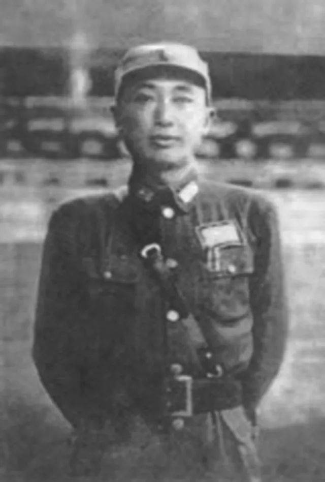 渗血和大学：毛周大石总统主席Haid先生“普通制服”诗歌