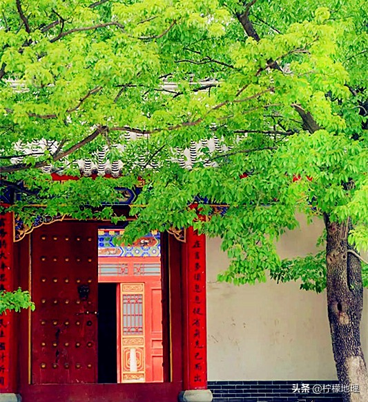 陕西咸阳一个县，面积不大被隔成两部分，历史悠久人称“槐乡”