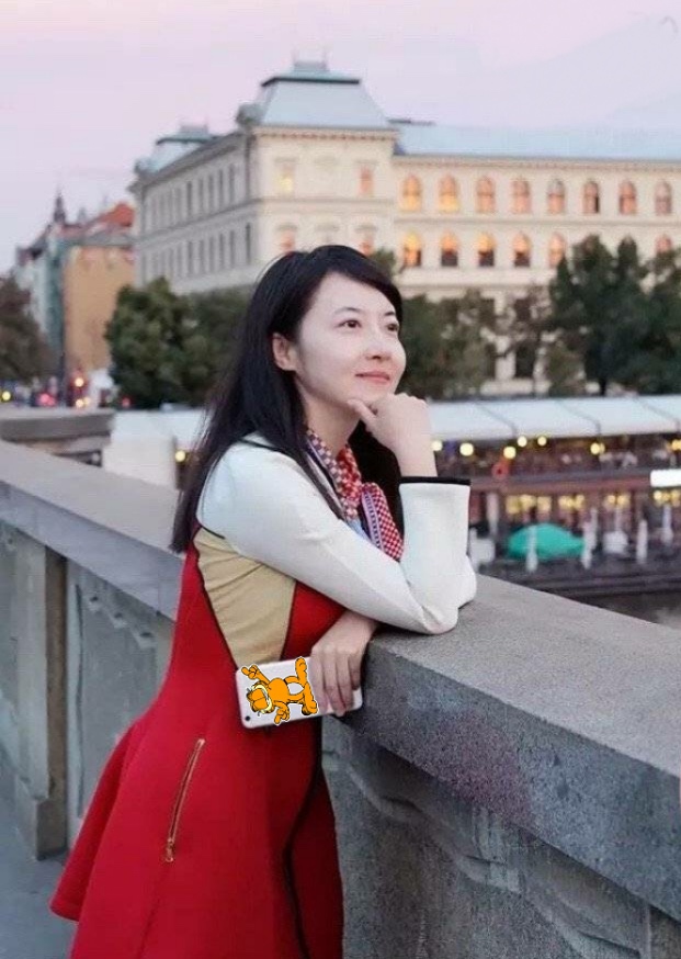 美国常春藤名校毕业，她从新东方老师