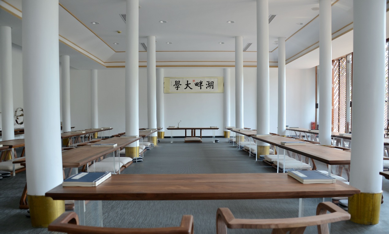 马云创立湖畔大学，今年只收49人，其中还有王思聪的前任