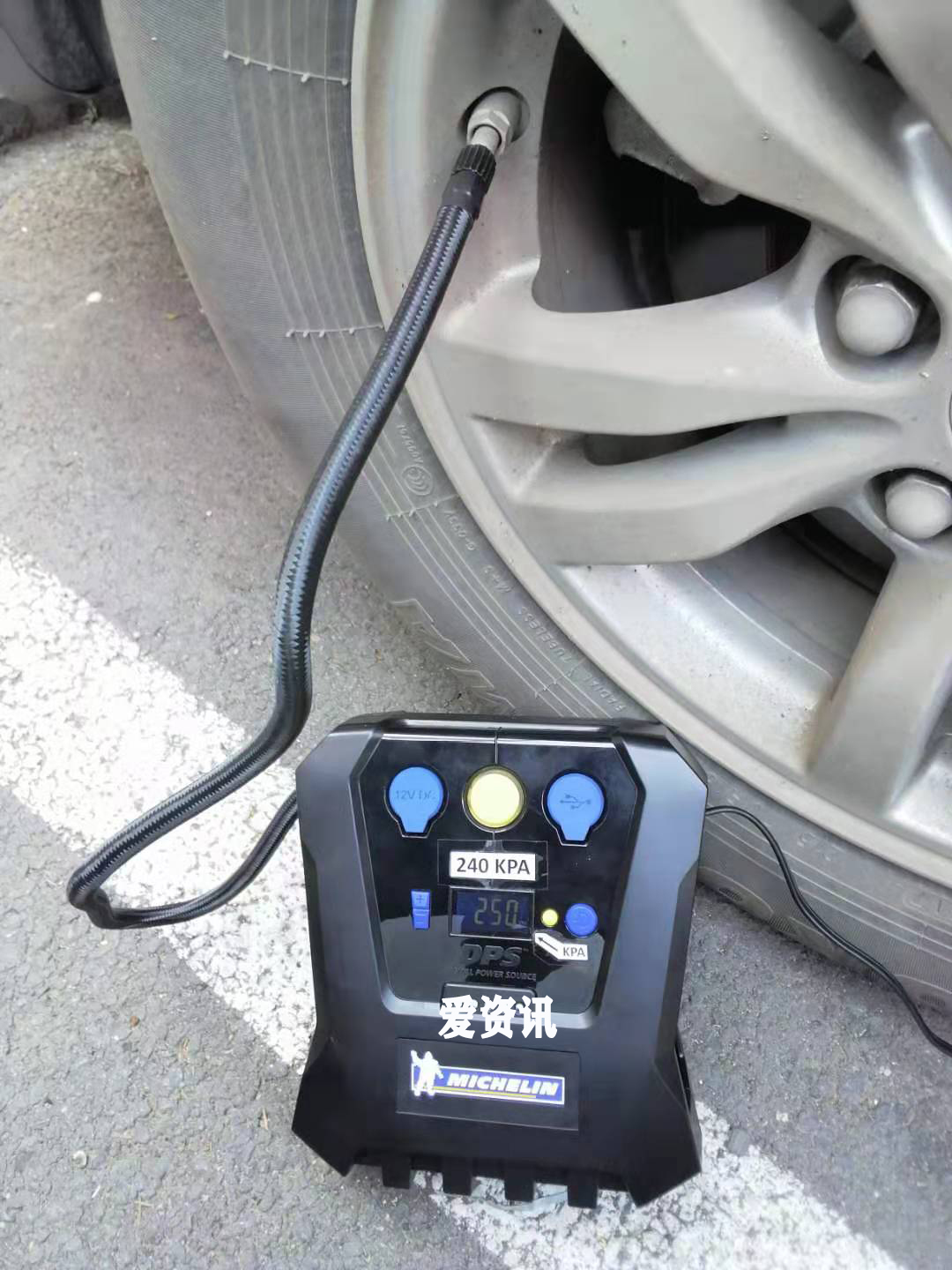 汽车标准胎压是多少？为什么4S店充气直接充到2.5？