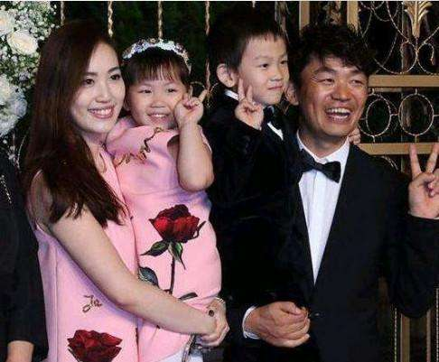 马蓉：家境优越颇具才气，写得一手好字，21岁做记者时改变了命运