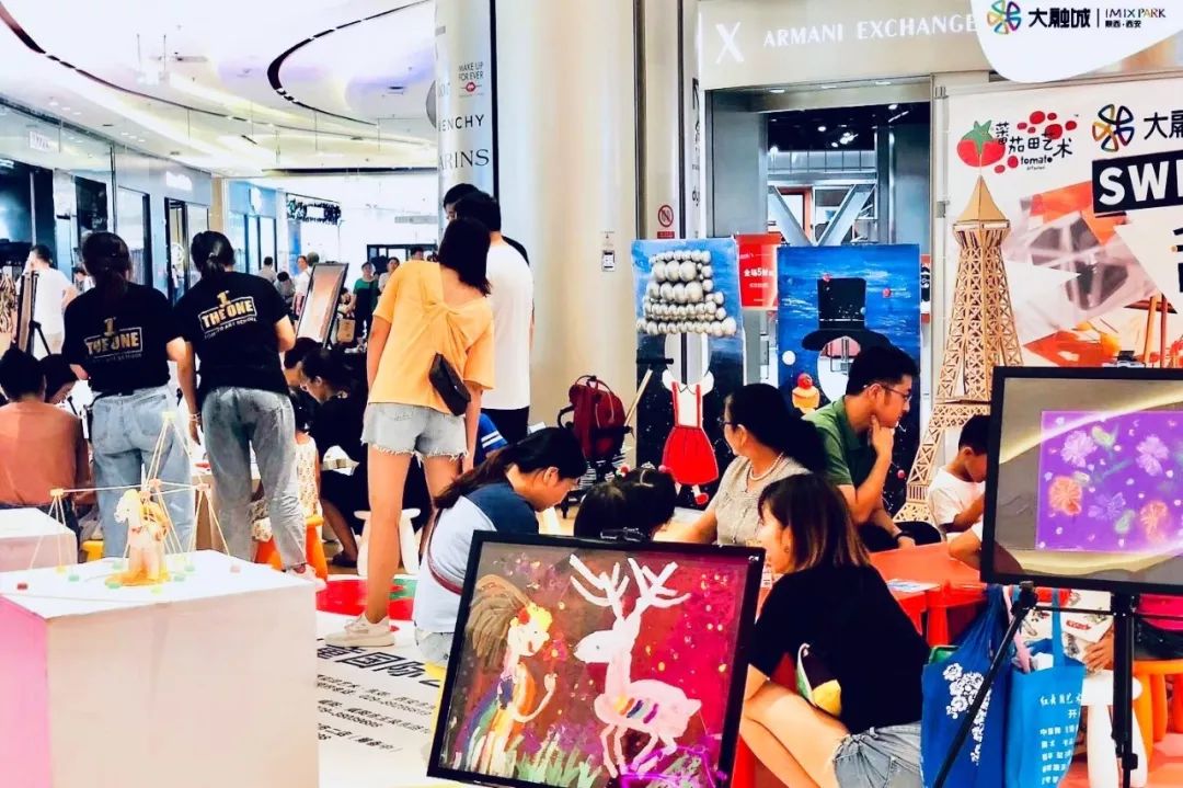 西安赛格品牌大升级！瑞幸和COACH做邻居，西安商业8月迷幻现实