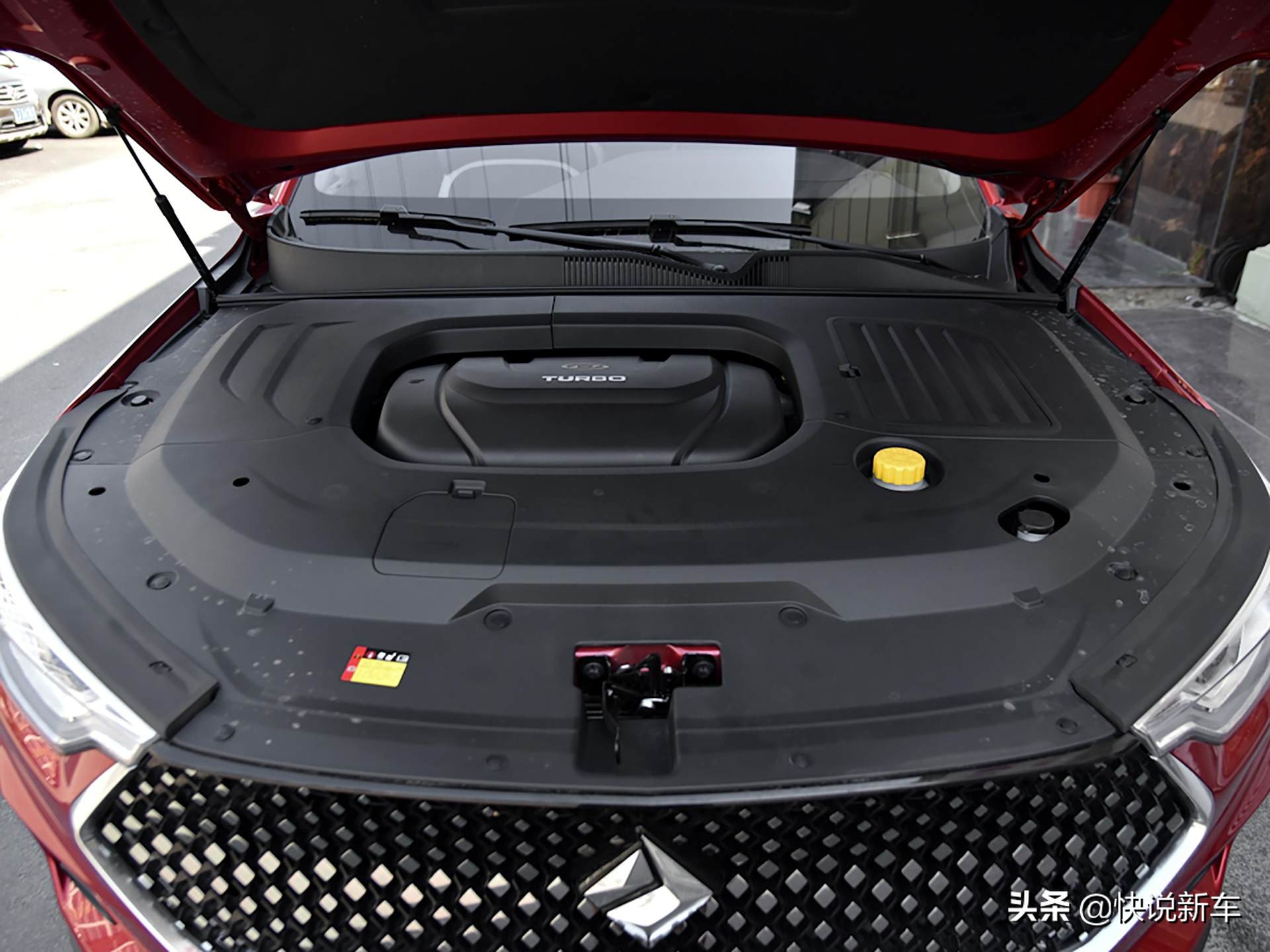 7.3L/100km，买菜家轿，颜值能打，实拍宝骏RC-6