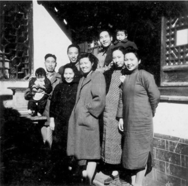 49年新中国成立后，十大元帅夫人担任什么职务，1955年有几人授衔