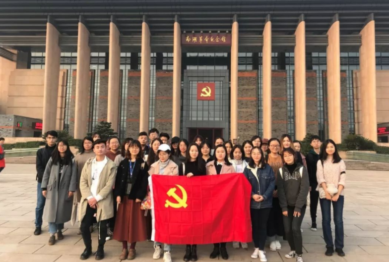 大学生入党概率（大学生入党有诸多优势）