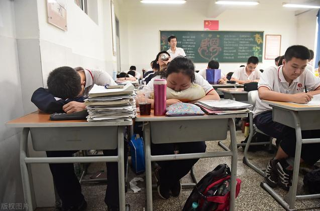 高考前三次阶段模拟考，哪场考试尤为重要？学生家长需要重点关注