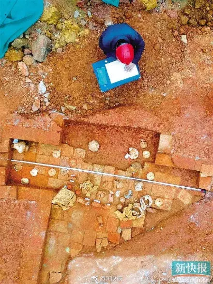 清华大学内惊现95座古墓，西安高校：我们默默看着...