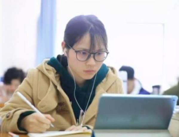 2021大学生“生活费”等级表火了，上下差距太大，你属于哪档