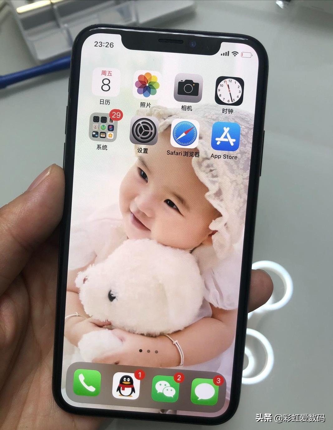 手机屏幕为啥会漏液？坏了需要去维修店吗？个人换屏经验分享