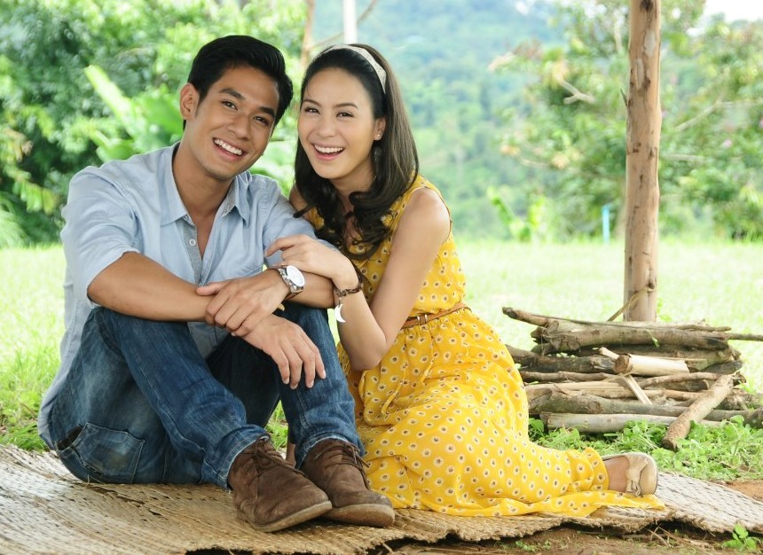 关于4个主角深恋的泰国电视剧，Son和Vill的3世的缘，并且穿越电视剧。
