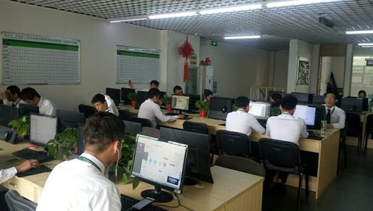 大二任性辍学，一年内换了7份工作，她是如何从前台转成老师的？
