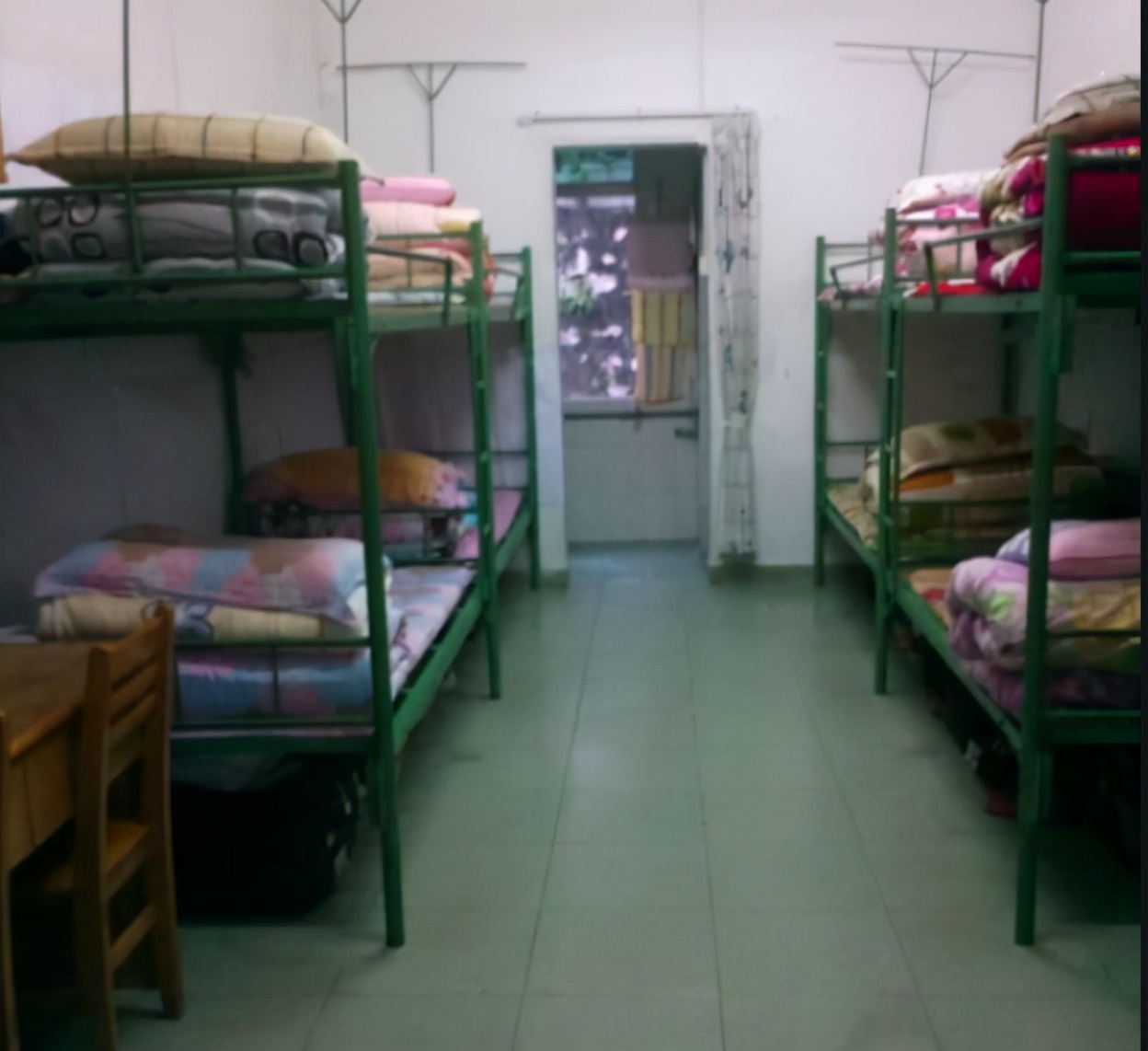 大学寝室被曝光，最好的宿舍vs最差的宿舍差距太明显