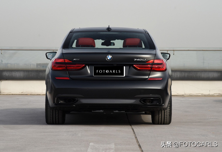 宝马7系最帅的版本，740Li xDrive黑焰版实拍，这霸气需要127.8万