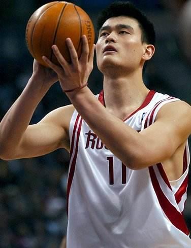 nba有哪些演员(改变NBA历史的10大球星：姚明占一席之地，榜首之人带动NBA潮流)