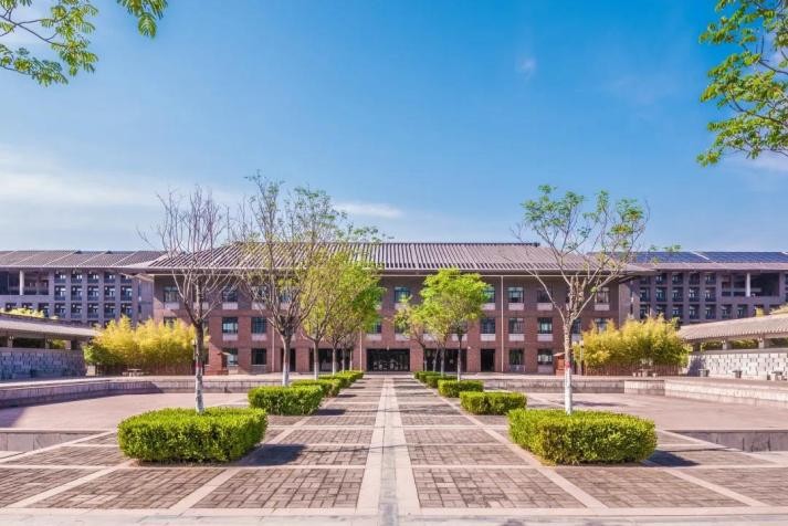 “95后”新疆小伙求学陕西，毕业后放弃高薪工作，现成公司董事长