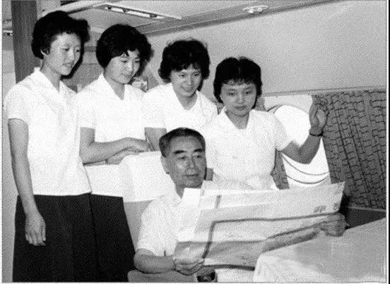 新中国第一代空姐“十八姐妹花”遴选标准,说万里挑一也不为过