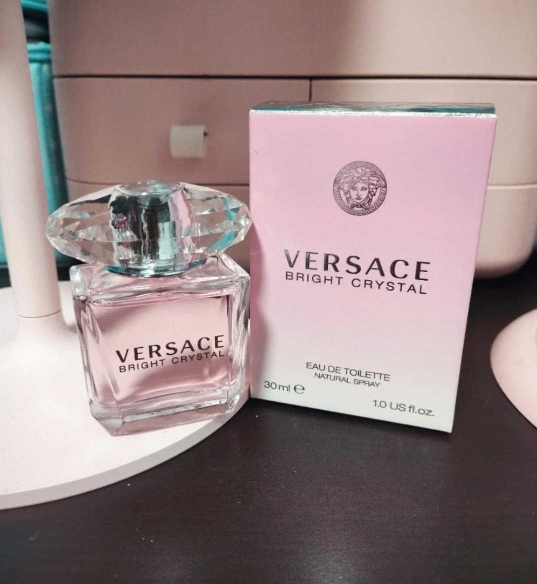 送女生香水你避不开5个选择，范思哲粉钻好闻持久，黑鸦片太甜腻