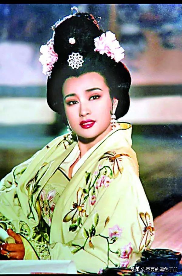 天府之地产美人！17位川渝女星，个个巧笑倩兮美目盼兮，貌若天仙