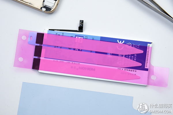 HD replaces the iPhone6S Plus battery step, telling you some details that will ignore fatal