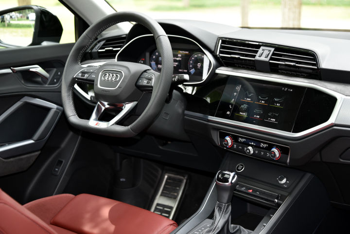 奥迪Q3 Sportback D挡是现实陪伴，S挡是自我释放