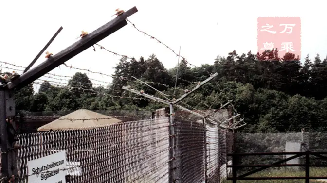 严密边境防御体系，柏林墙的结构和组成