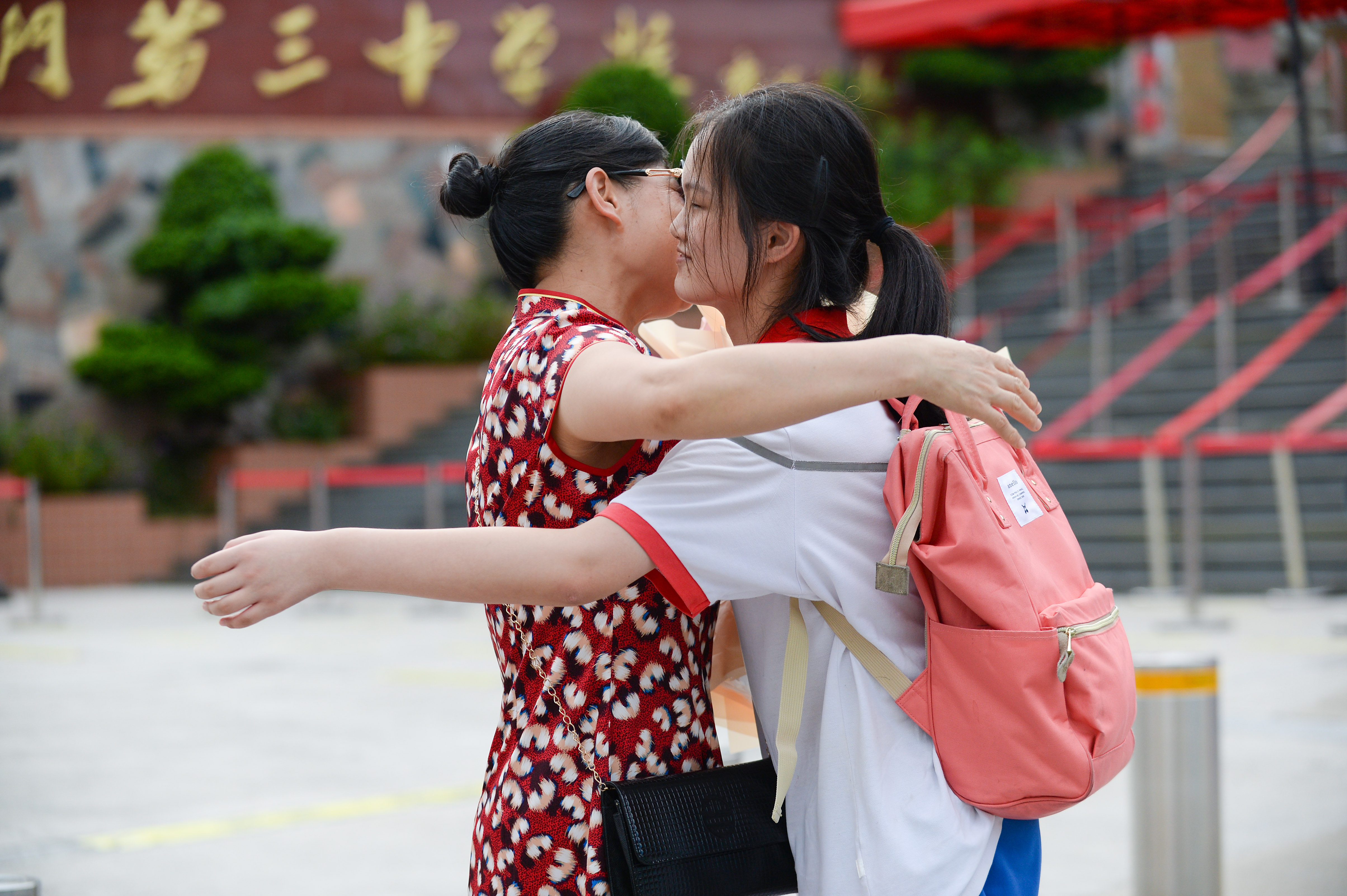 考完啦，来个抱抱吧！2021新高考落幕，成绩预计本月24日左右公布