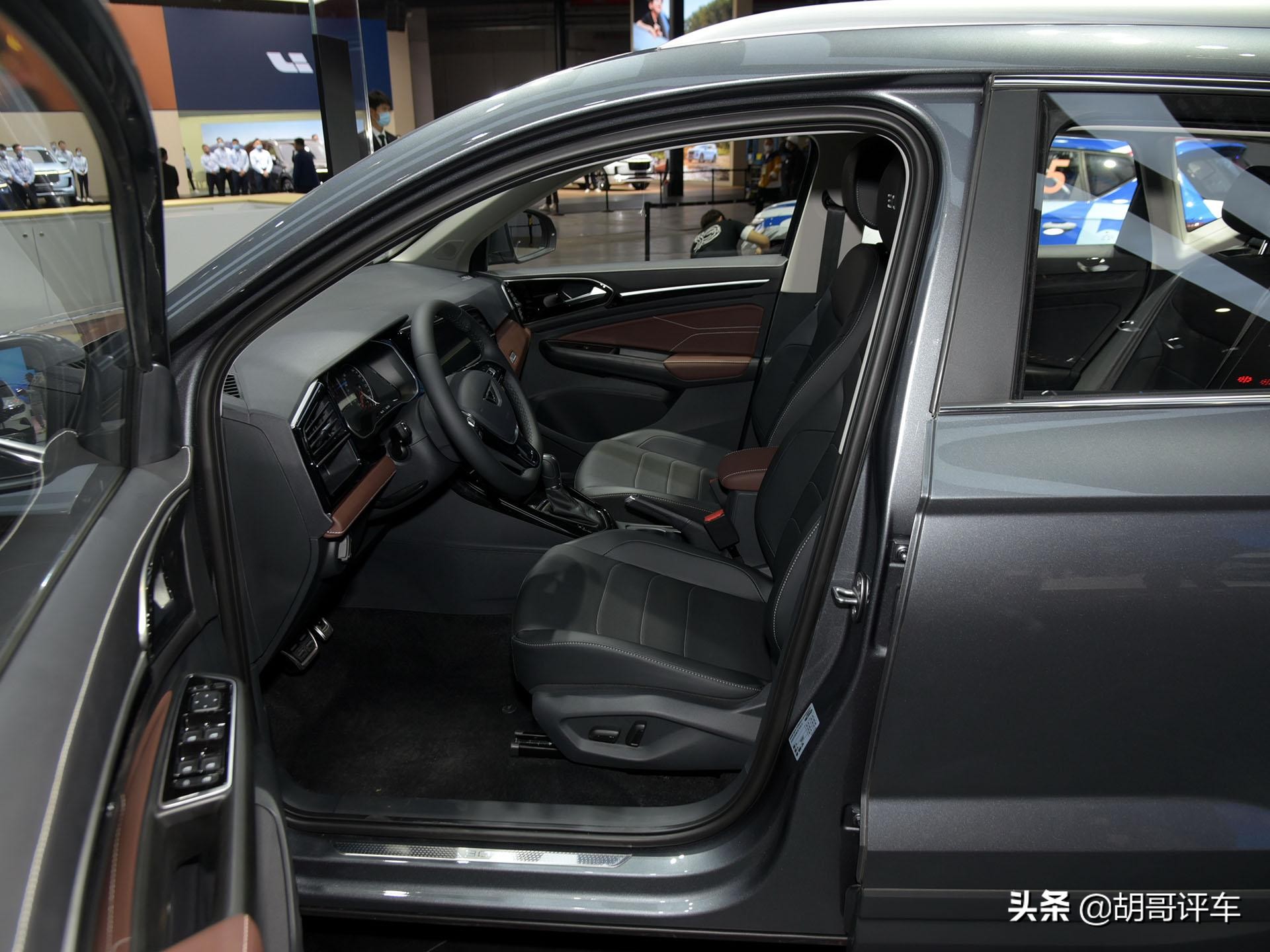 紧凑suv油耗低至6.9L，空间吊打Q3，颜值不错，实拍捷达VS5
