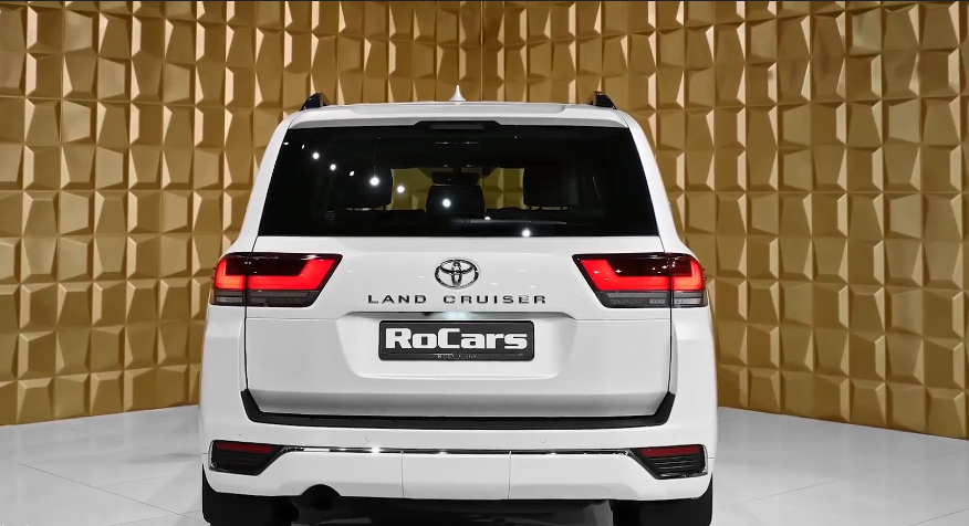 丰田兰德酷路泽，霸气外观+V6双涡轮动力，越野个性十足