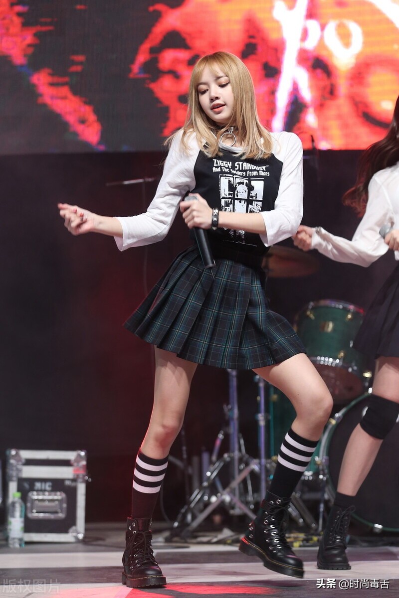 开学季 | 穿对学院风服饰，秒变校园美少女