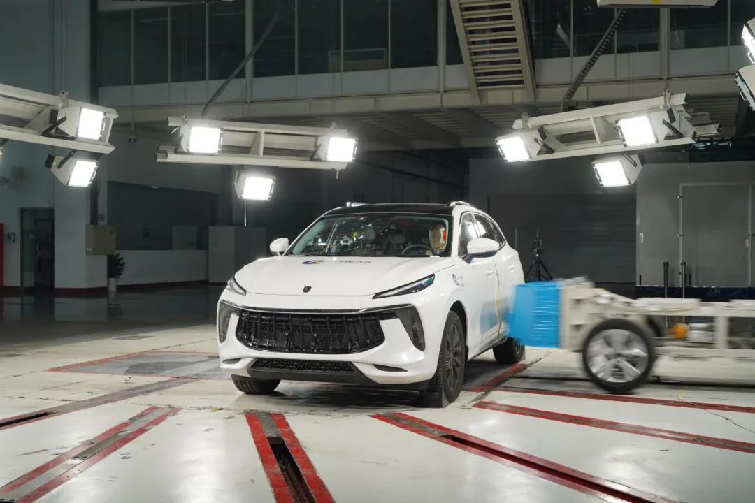 C-NCAP四项碰撞测试表现优异，风行T5 EVO是如何做到