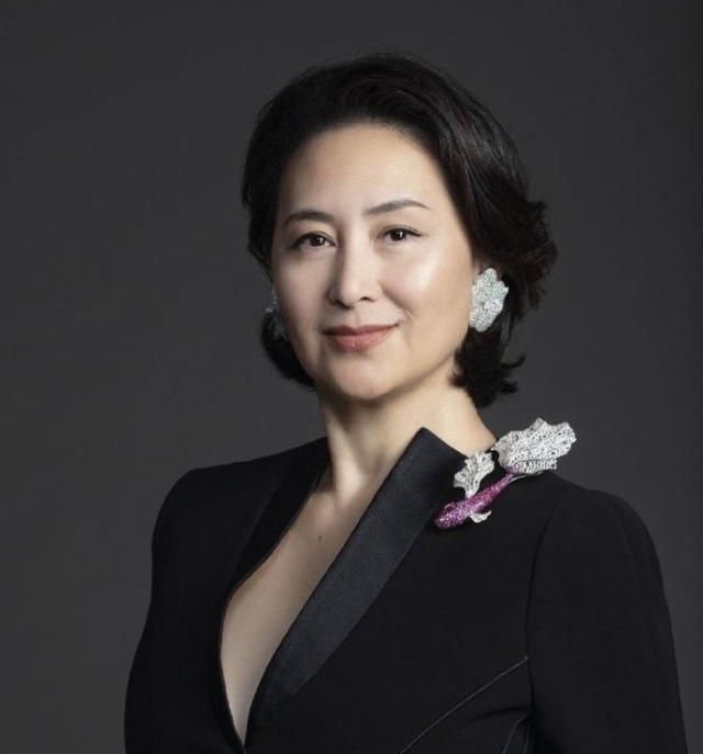 从富豪千金到商业精英,看澳门赌王何鸿燊之女何超琼的传奇人生