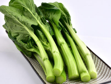 炒青菜时,需要加水吗?看完大厨做法后,才发现自己一直做错了