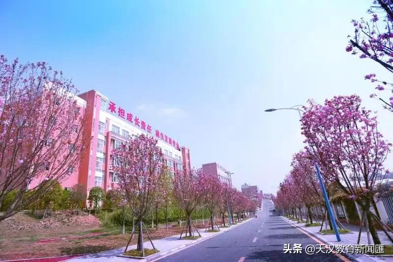 汉中市仁德学校与绵阳南山中学实验学校签订教育战略合作协议