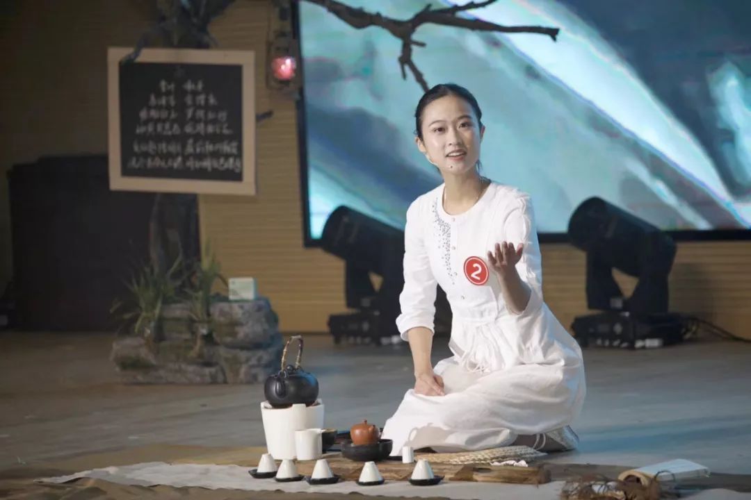 2020年中华茶奥会形象代言人是位浙大姑娘：一位漂亮的实力派！