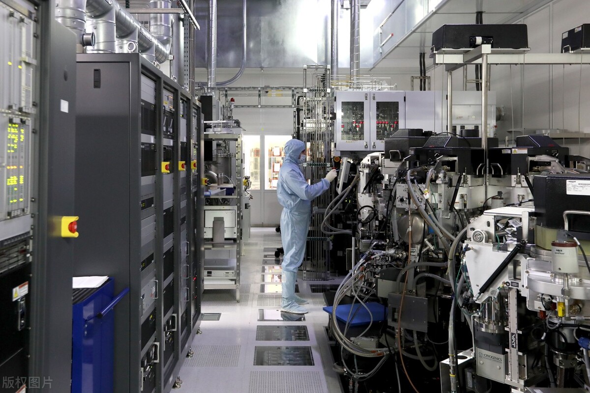 中国应从俄罗斯科研体系学什么？从两篇光学研究论文谈起