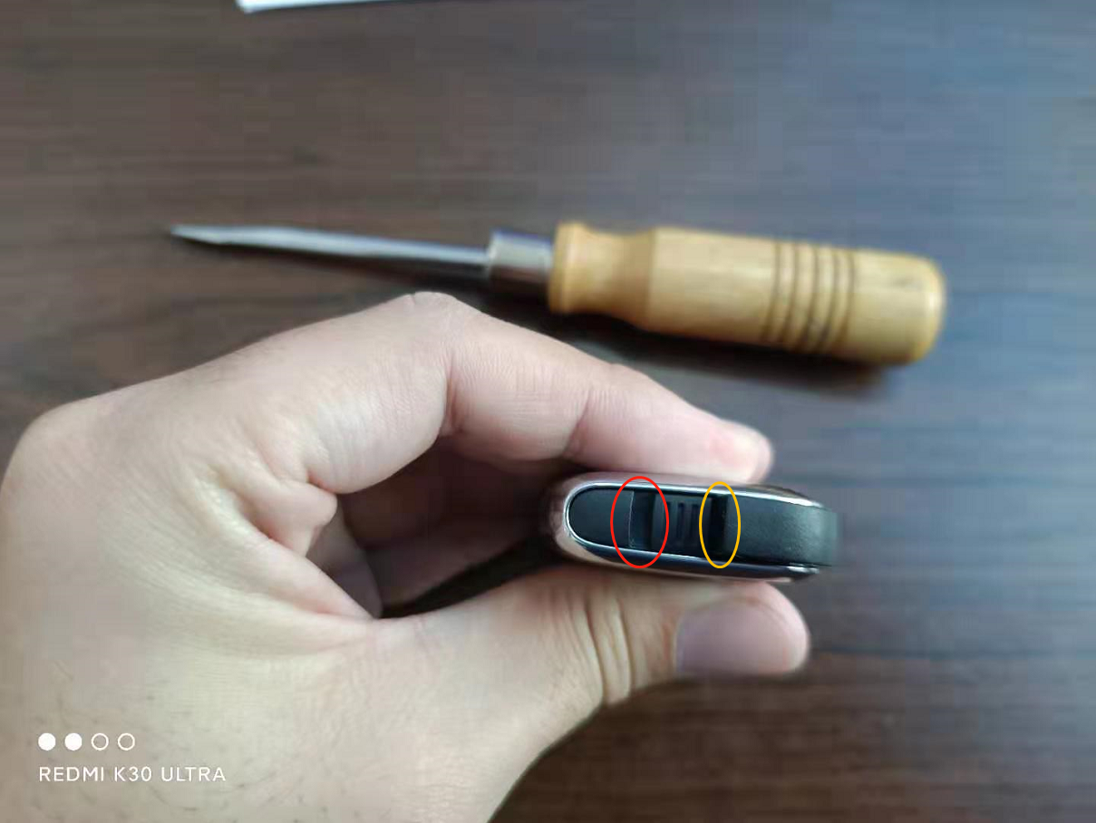 汽车钥匙电池怎么换？详细教程在这里，省下的几十块钱买肉吃