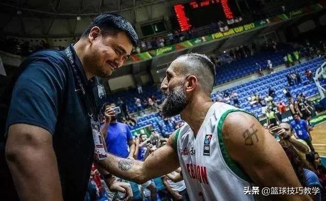 哈提布为什么不打nba(40岁轰下24 12，亚洲第一小前，在CBA还单场轰下53分)